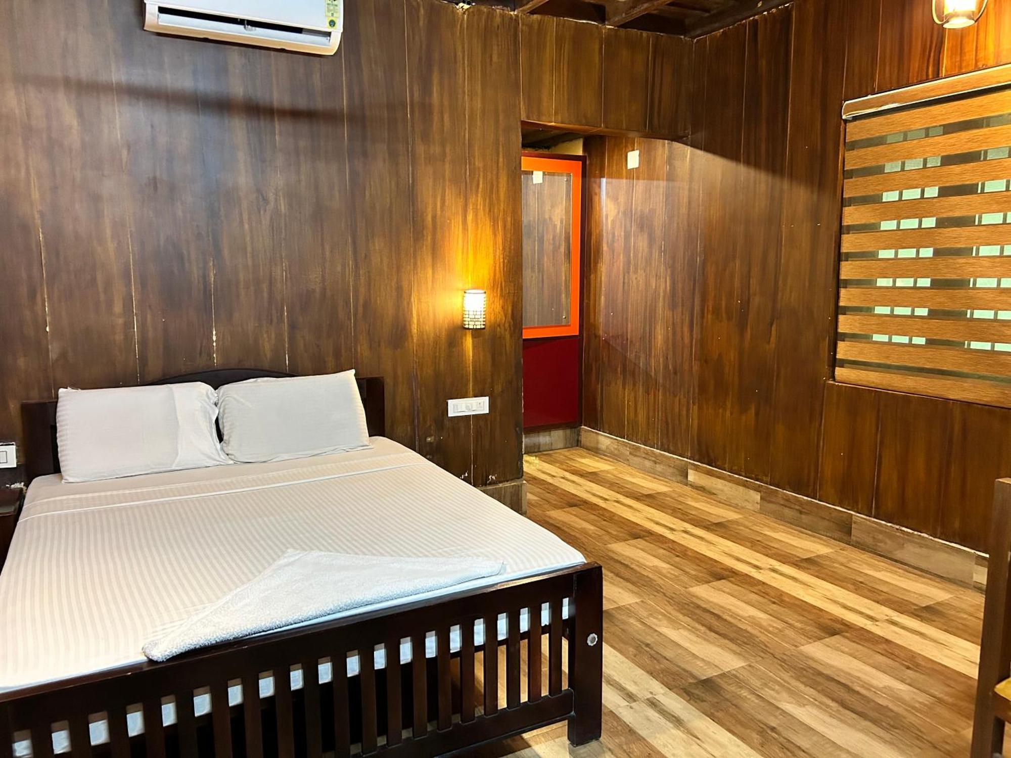 Sparrow Vale Resort Kotamangalam Phòng bức ảnh